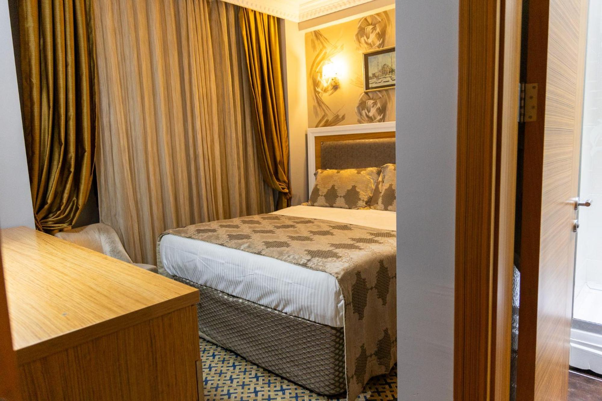Grand Rosa Hotel Istanbul Exterior photo